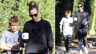 Jennifer Garner’s Heartwarming LA Stroll with Son Samuel Effortless Mom Style Steals the Spotlight