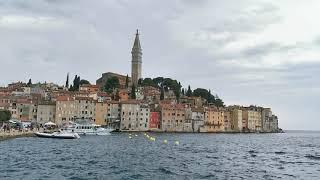 Rovinj in Kroatien - Vom Hafen übers Meer zur Kirche der Hl. Euphemia in Rovigno