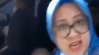 VIRAL ibu ibu ngamok di suruh putar balik sama petugas