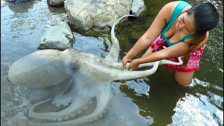 Primitive survival skills finding big Squid at River - cooking Squid eating delicious09