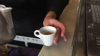 UN CAFFE MACCHIATO