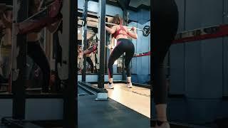 weighted squats #squats #weightedsquqts #gym #legday #goals #booty #gymlife #leanbody #hardwork