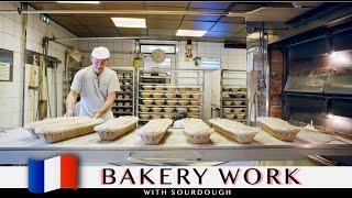 مخبز يعمل بالعجين المخمر في فرنسا 〈Ecole -SAVOYARDE〉  المخبز القديم بالفرن الحجري