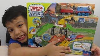 Thomas and Friends Collectible Railway - Reg and The Scrapyard