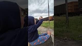 #viral #viralvideo #fypシ゚viral #kereta #keretaapi #keretaapiindonesia #viralshort #fypシ #naikkereta