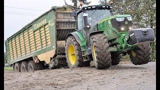 John Deere forage harvester  chopping maize  Case Quadtrac  tractors FARMING