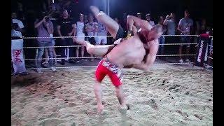 Wrestler vs Kicker in Street Fight