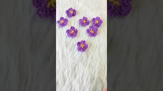 Crochet Flowers. Learn to Crochet #crochetrainbowsandbutterflies #diy #crochetproject