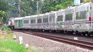 Kereta Api Eksekutif Argo Bromo Anggrek Melintas di Petak Mangkang-Jerakah