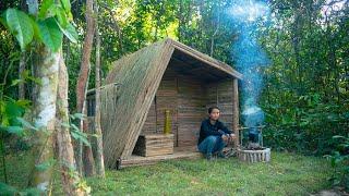 Girl Living Off Grid Built the Most Amazing Bamboo Villa in the Jungle Girl Solo bushcrafts Buildin