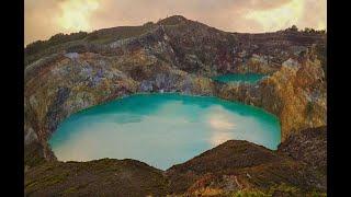 Озера вулкана Келимуту  Kelimutu Lakes  Flores Indonesia