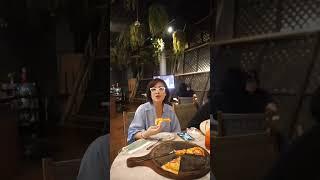 Cythia Lamusu   Mau pizza yang di bakar pakai kayu