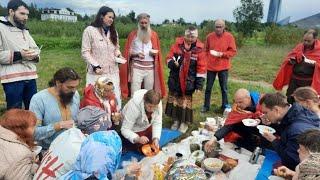 Восемь всегда в оси. Алые паруса Невы.