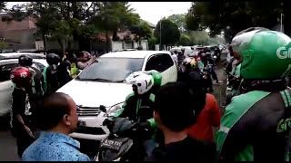 PINGSAN DALAM MOBIL...POLISI PANIK 