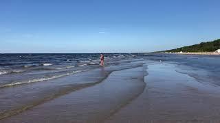 Jurmala Beach - Camminando sulle basse acque del mar Baltico in Lettonia 