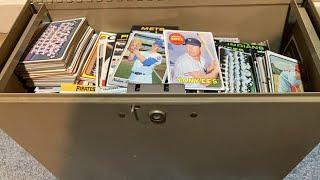 A TIN FULL OF VINTAGE BASEBALL CARDS