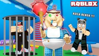 Koca Bebek BOBBYnin Evinden Kaçıyoruz - Panda ile Roblox BABY BOBBYS DAYCARE