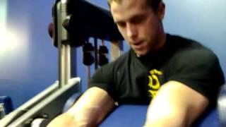 Aaron Heidebreicht trains back and biceps