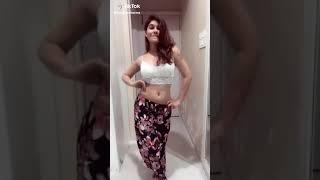 Kangna Sharma navel show