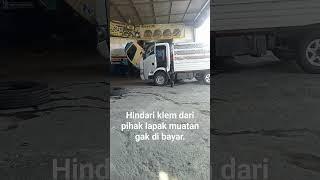 Muatan gak di bayar akibat kendala mobil di jalan.