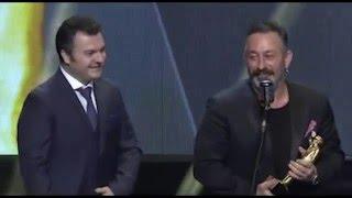 Cem Yılmaz 2016 Sadri Alışık Ödül Töreninde Yaptığı Mini Stand-Upla Yine Güldü-Geçirdi