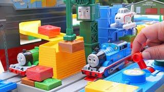 Plarail ThomasCrankys big factory station Hello Harold & Terence