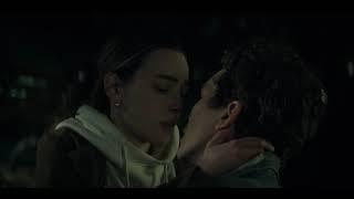 You Season 3 - Love & Theo Kissing Scene