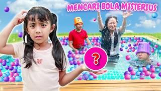 TANTANGAN MENCARI BOLA MISTERIUS DI KOLAM RENANG  CHALLENGE SAMANTHA FAMILY