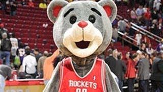 Rockets Mascot Shows Up Dwight Howard With AMAZING Halfcourt Shot