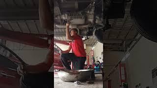 Replace transmission felter toyota aiace.    #follower #autotechnician #autotechnician