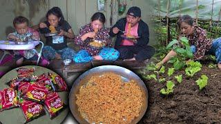 I planted vegetables and we had a delicious lunch of noodles आज मैले चैनिज साग रोपे र चाउ चाउ खायौ