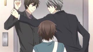 Junjou Romantica - Usami enfurece de celos y aparta a Misaki de Ijuuin.