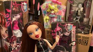 TOURING LIZZIE’S DOLL CLOSET + a surprise unboxing  Lizzie is bored vlog