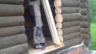 Монтаж металлической двери в деревянный дом