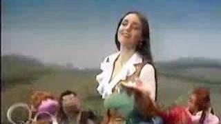 Crystal Gayle & Muppets - River Road-1.avi