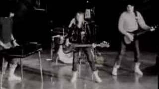 Suzi Quatro - Devil Gate Drive - The Original B&W Clip