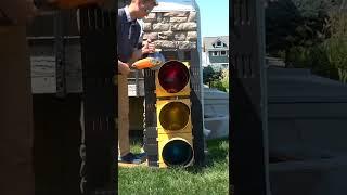 Whats inside a Stop Light?