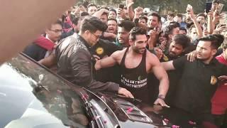 Sahil khan fan excitement goes wrong