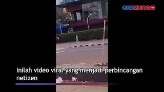 Viral Jeje Slebew Berjalan Sendiri di Trotoar Citayam Fashion Week