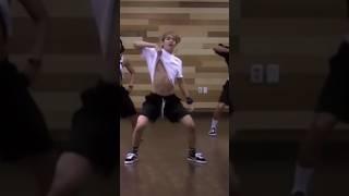 Taehyung stop making us unholy like this #kimtaehyung #shorts #v #trending #taehyung#bts#viral#tae