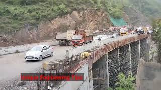 Heavy Landslide On NH-44 At MNB-17 At Banihal  NH44 Traffic Update  Landslide On NH-44 At MNB-17