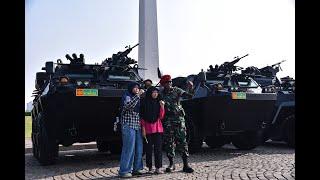 Presiden RI Tinjau Alutsista Pindad Pada Pameran HUT ke-79 TNI di Monas