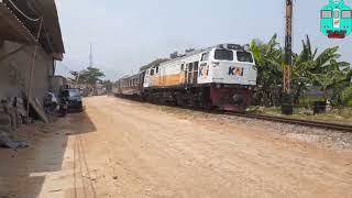 moment kereta api KLB AKABRI89 & Ka bandung raya CC 201 83 16 2 kali kobong