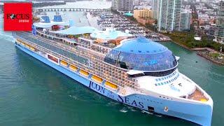 Jetzt fährt es In diesem Video lernen Sie das größte Kreuzfahrtschiff der Welt kennen