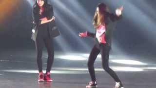 fx  Krystal  Victoria  Dancetime  20131224  SMTOWNWEEK
