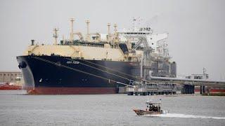 Biden Halts LNG Export Approvals Manchin Vows Probe