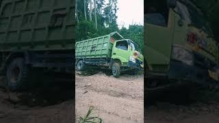 #truck dutro amblas ditarik greder