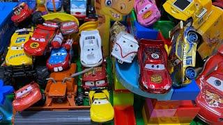 【lightning mcqueen toys collection】おもちゃのトミカカーズのメーター、シェリフ、ジェフ、はたらくくるま