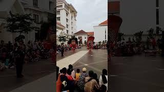 Reog Ponorpgo di Alun-Alun Surabaya #jalanjalan #walkingvideo #justwalk #reog #pertunjukanseni