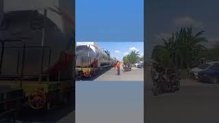 SPESIAL  KA 2630 Betmakola Tanker ditarik loko AC CC 206 13 37 SDT melintas di JPL 4 Ngaglik